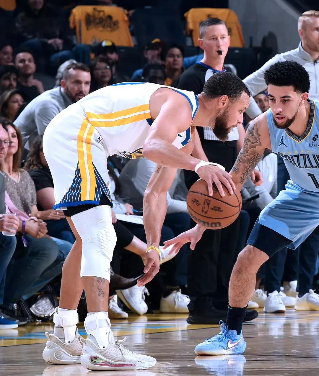 开云体育 -包含赛地聚焦：NBA常规赛集结日热度飙升，金州勇士遗憾出局，目标明确，训练强度明显提升的词条